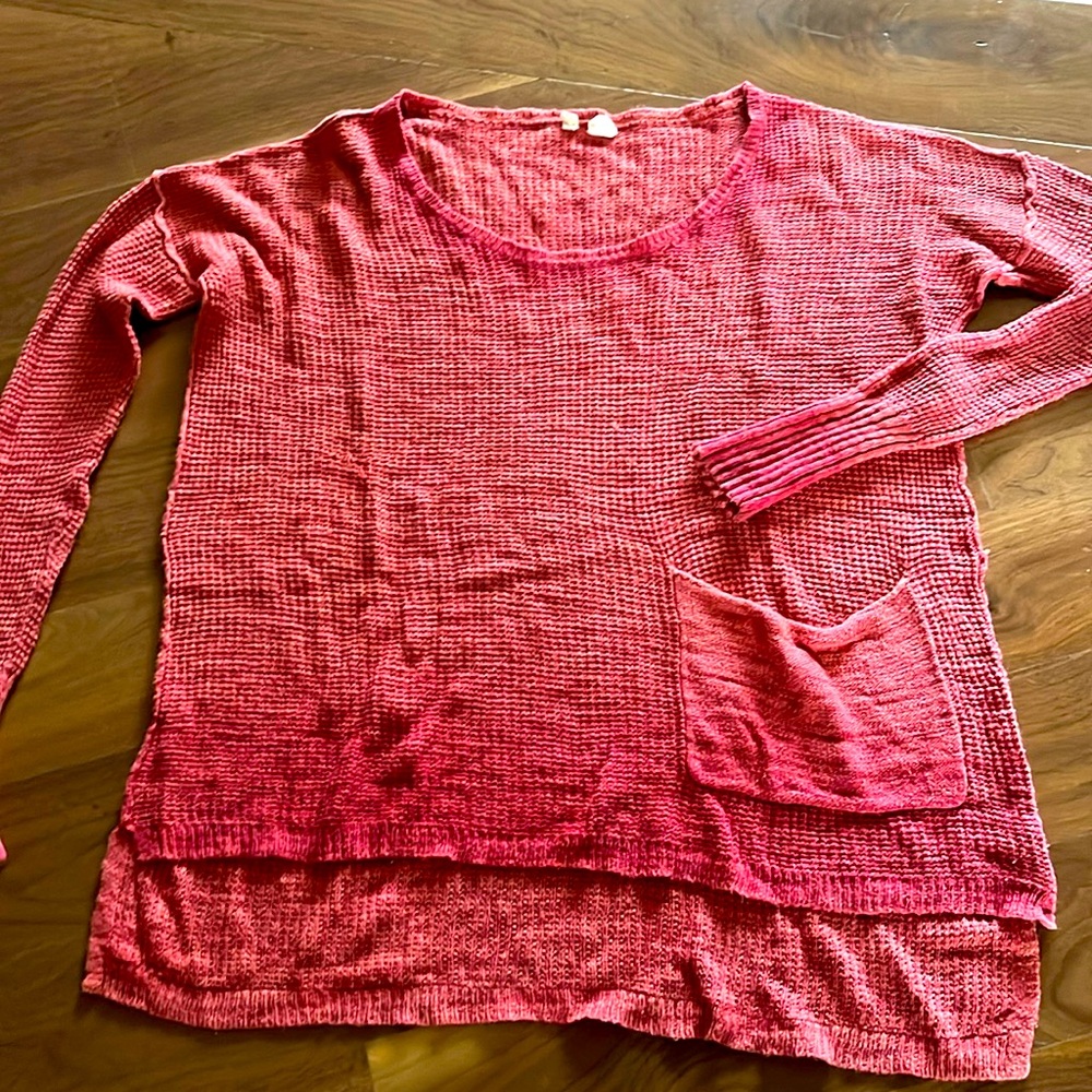 Anthropologie waffle long sleeve red ombré size small 🌹♥️